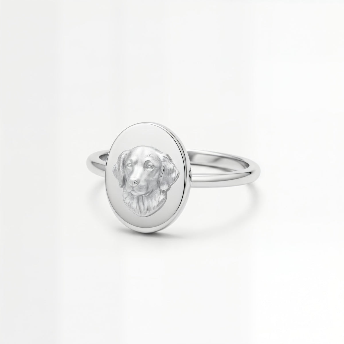 Oval portrait signet ring in 925 sterling silver
