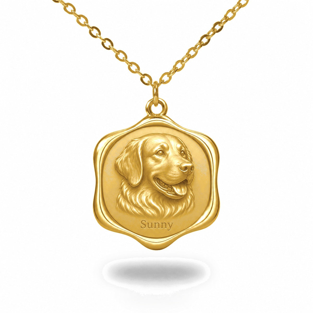 Six-lobed portrait medallion in 18K gold vermeil, a golden retriever in relief, engraved Sunny